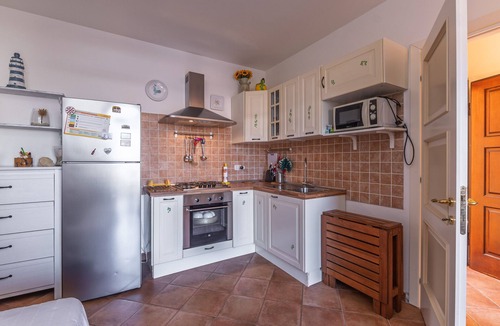 Murta Maria Apartment | Apartment 'Casa Vacanze Melo' with Private Terrace, Private Garden and Air Conditioning