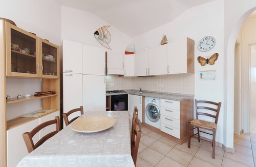 Murta Maria Apartment | Apartment 'Casa Vacanze Arancia' with Shared Pool, Private Terrace and Air Conditioning