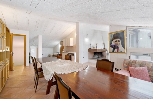 Cabras Apartment | Apartment 'Casa Vacanze Laila' with Wi-Fi and Air Conditioning