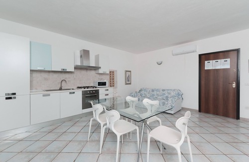Murta Maria Apartment | Apartment 'Casa Vacanze Mirto' with Sea View, Shared Pool and Air Conditioning