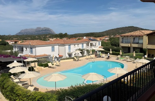 Murta Maria Apartment | Apartment 'Casa Vacanze Mirto' with Sea View, Shared Pool and Air Conditioning