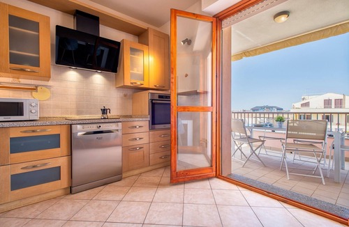 Alghero Apartment | Apartment 'Clhome Comfort at the beach' with Private Terrace, Wi-Fi and Air Conditioning