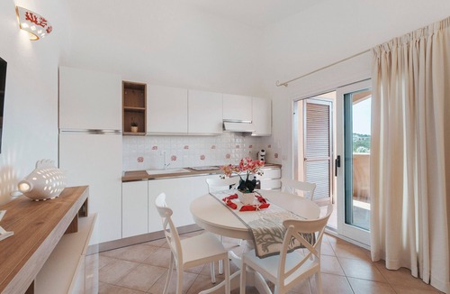 Murta Maria Apartment | Apartment 'Corallo' with Shared Pool, Private Terrace, and Air Conditioning