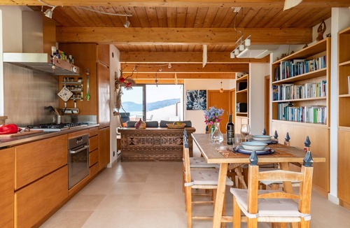 Cala Gonone Apartment | Apartment 'Dream In The Sky' with Sea View, Wi-Fi and Air Conditioning