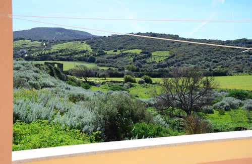Castelsardo Historic Centre Apartment | Apartment 'Fico D'India Country View' with Hill View, Private Terrace and Wi-Fi