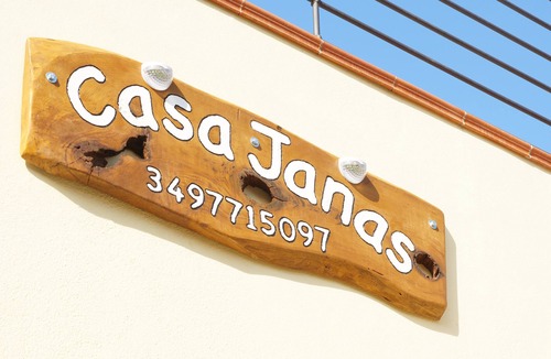 Torre di Bari Apartment | Apartment in Casa Janas near the sea