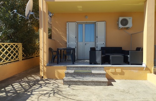 La Caletta Apartment | Apartment in front of the beach