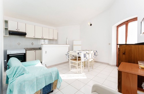 Orosei Apartment | Apartment in Villa near the Sea, Wi-Fi and Air Conditioning, Sleeps 5