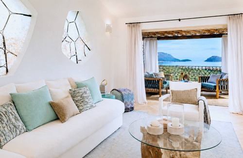 Golfo Aranci Apartment | Apartment 'La Perla di Sherden' with Sea View, Wi-Fi and Air Conditioning