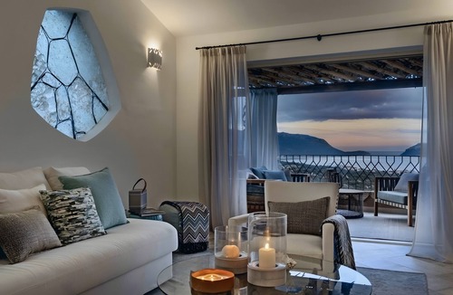 Golfo Aranci Apartment | Apartment 'La Perla di Sherden' with Sea View, Wi-Fi and Air Conditioning
