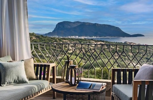 Golfo Aranci Apartment | Apartment 'La Perla di Sherden' with Sea View, Wi-Fi and Air Conditioning
