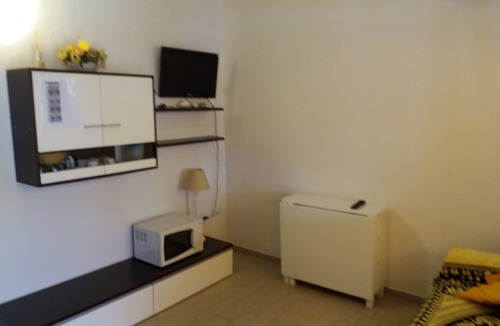 Viddalba Apartment | Apartment 'La Rosa Dei Venti' with Shared Pool and Air Conditioning