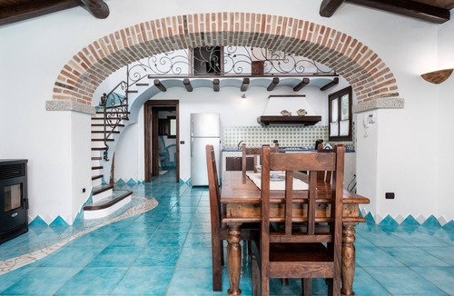 Orosei Apartment | Apartment 'La Vela A' with Sea View, Wi-Fi and Air Conditioning