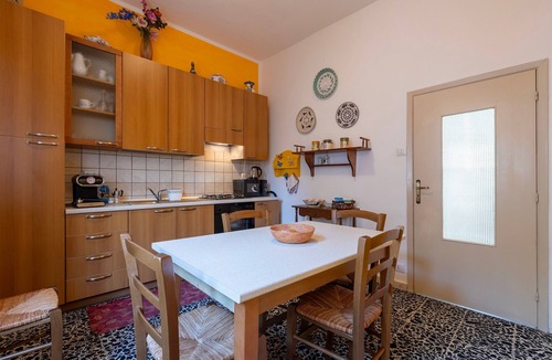 Castelsardo Historic Centre Apartment | Apartment 'Maria- Castelsardo' with Mountain View, Wi-Fi and Air Conditioning