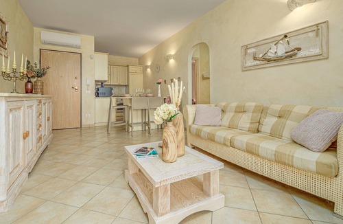 Golfo Aranci Apartment | Apartment 'Mazzini' with Sea View, Wi-Fi, and Air Conditioning
