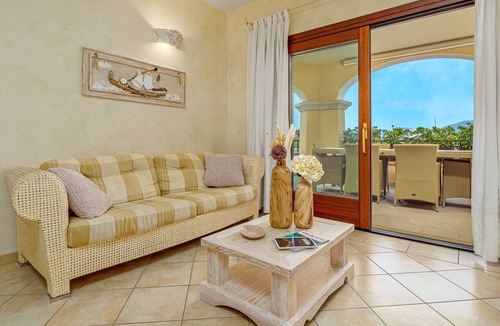 Golfo Aranci Apartment | Apartment 'Mazzini' with Sea View, Wi-Fi, and Air Conditioning