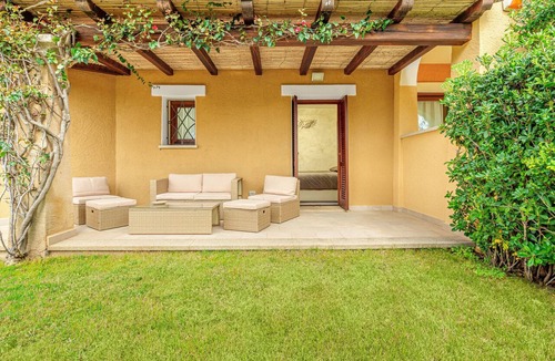 Golfo Aranci Apartment | Apartment 'Mazzini' with Sea View, Wi-Fi, and Air Conditioning