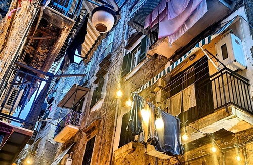 Historical Center Apartment | Apartment naples center House D10S Spanish quarters