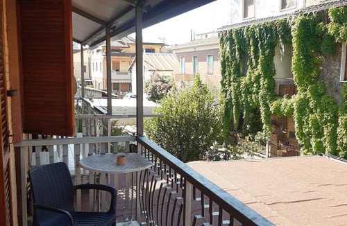 Bastia Umbra Apartment | Apartment near Assisi, 6 people with private parking, first floor