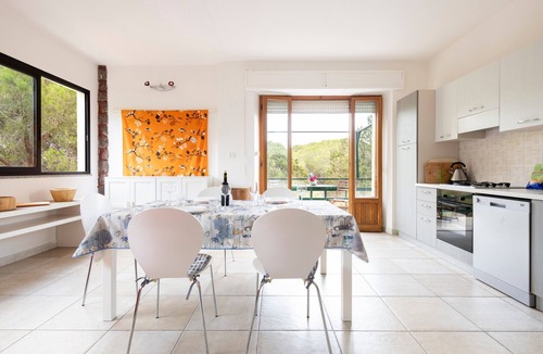 Cala Gonone Apartment | Apartment 'Oriente' with Private Terrace, Wi-Fi and Air Conditioning