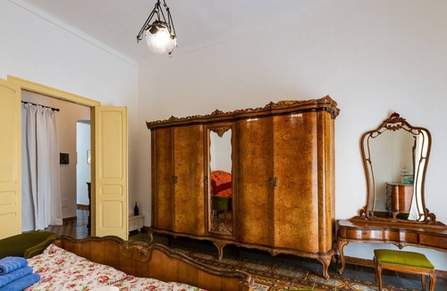 Bosa Historic Centre Apartment | Apartment 'Palazzo Storico Del 1600' with Balcony and Wi-Fi
