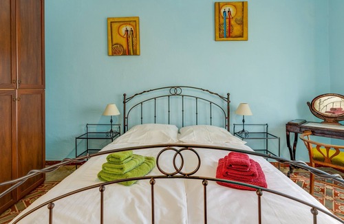 Bosa Historic Centre Apartment | Apartment 'Palazzo Storico Del 1600' with Balcony and Wi-Fi
