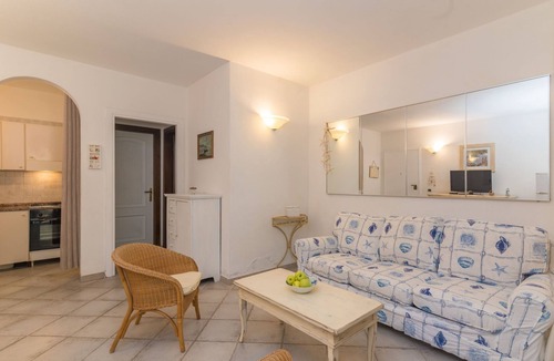 Baia Caddinas Apartment | Apartment Peonia by Interhome