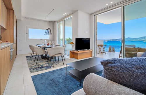 Golfo Aranci Apartment | Apartment 'Sos Arangiu - By and Service' with Sea View, Wi-Fi and Air Conditioning
