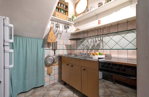 Lu Bagnu Apartment | Apartment 'Stone House Lu Bagnu' with Sea View, Wi-Fi and Air Conditioning