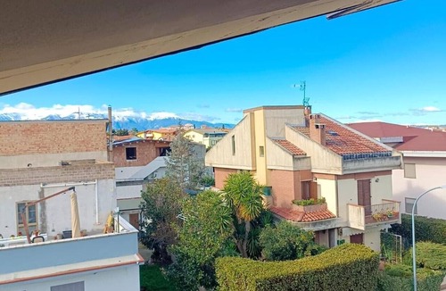 Paglieta Apartment | Apartment 'Tra Mare e Monti' with Wi-Fi and Air Conditioning