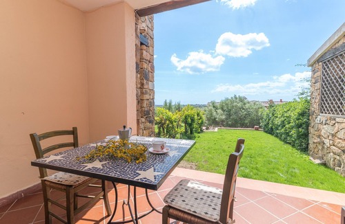 Monte Petrosu Apartment | Apartment Trilo Monte Petrosu with Sea View, Garden & BBQ