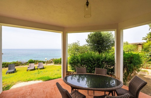 San Stefano Apartment | Apartment 'Villa Cala Caterina' with Sea View, Private Terrace and Air Conditioning