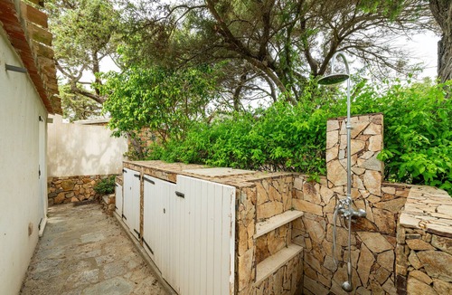 Notteri Apartment | Apartment 'Villa Flavia' with Shared Terrace, Private Garden and Air Conditioning
