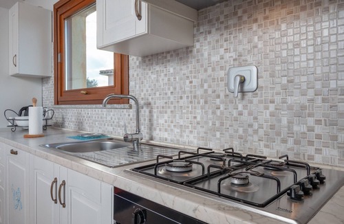 Tanaunella Apartment | Apartment Zeus with Sea View, Balconies, Terrace and A/C