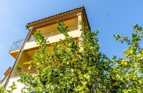 Schifoni Apartment | Appartamento Dodi | First Floor, Bedroom and Veranda View!