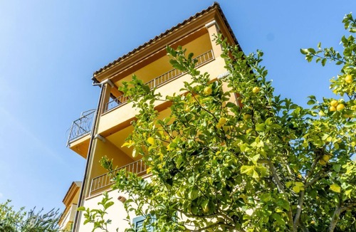 Schifoni Apartment | Appartamento Dodi | First Floor, Bedroom and Veranda View!