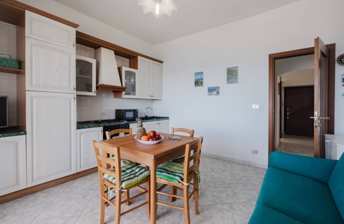 Porto Torres Apartment | APPARTAMENTO IL DELFINO: comodissimo e fronte mare