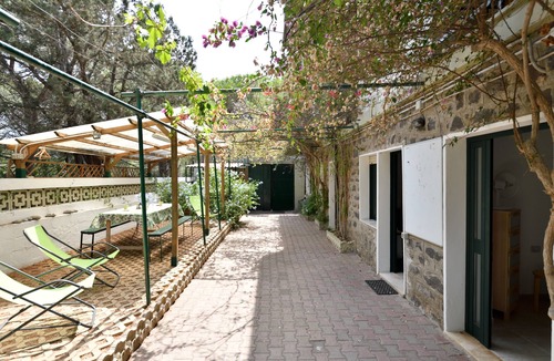 Cala Gonone Apartment | Appartamento Pini with Wi-Fi and Garden