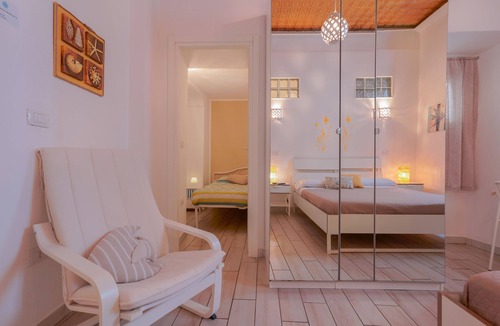 Historic Castle District House | Approdo Rooms - Eja Sardinia