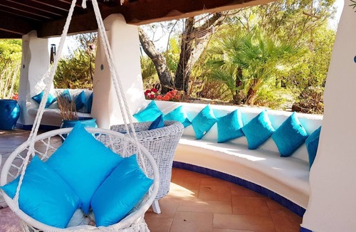 Orosei Villa | [Artista] Elegant Villa Close to the Sea with Fenced Garden