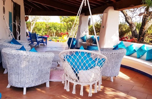 Orosei Villa | [Artista] Elegant Villa Close to the Sea with Fenced Garden