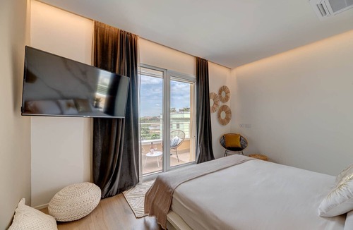 Poetto Apartment | Arveskida Suite Comfort Flat near Poetto Beach