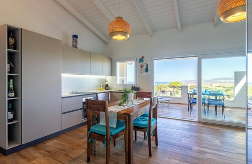La Muddizza Apartment | Attico Sunset Breeze by Interhome