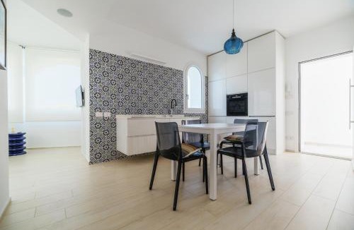Marcelli Apartment | Azuleyos Garden & Pool fronte mare