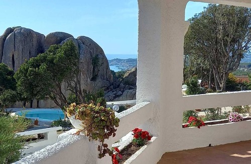 Rena Majore Bed & Breakfast | B&B RENA MAJORE - CALA SAMBUCO room - swimming pool, air conditioning, WIFI, TV