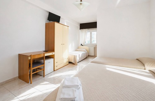 Monte Sant'Angelo Bed & Breakfast | B&B with Window - 232 - Santangelo - Pool