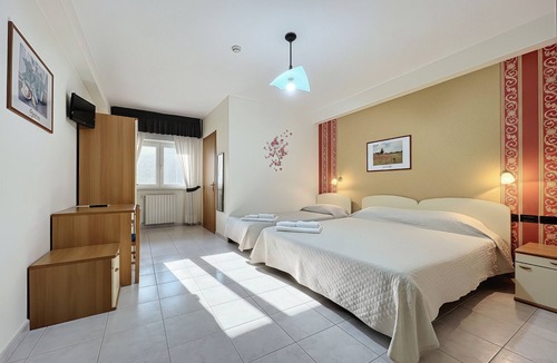 Monte Sant'Angelo Bed & Breakfast | B&B with Window - 236 - Santangelo - Pool