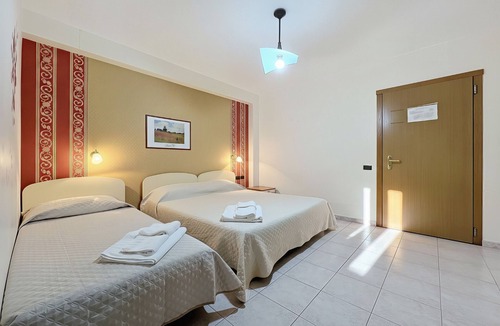 Monte Sant'Angelo Bed & Breakfast | B&B with Window - 236 - Santangelo - Pool