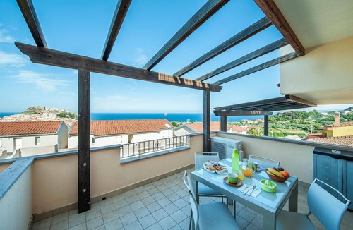 Castelsardo Apartment | Beach front apartment in Castelsardo -SS- with swimming pool