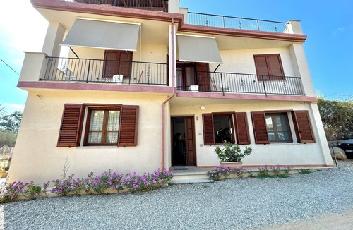 Torre di Bari Apartment | " Beach House with Terrace "